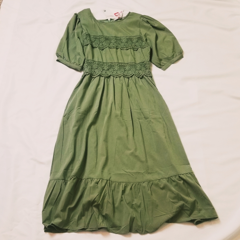 Green puff sleeve fancy dress